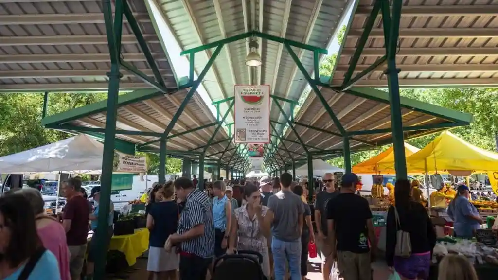 Davis Farmers Market, Фермерский рынок в Сакраменто