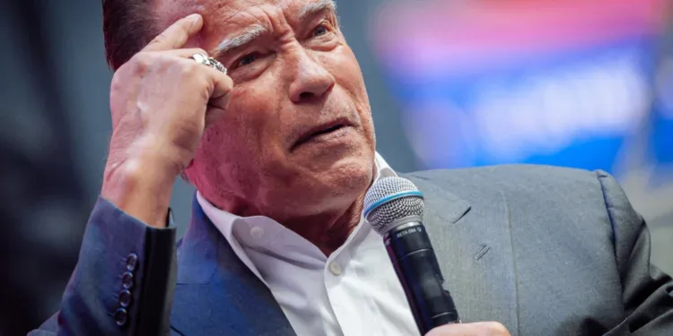Шварценеггер назвал безумием инициативу Ньюсома