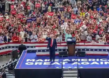 избиратели считают, что Трамп "зашел слишком далеко"