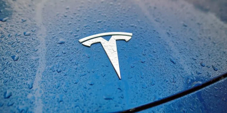 Tesla автопилот под угрозой запрета продаж в Калифорнии