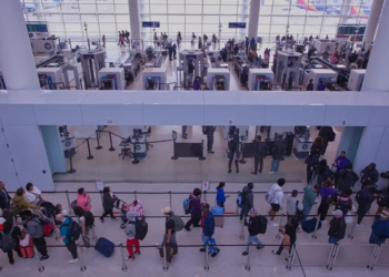 TSA передает списки авиапассажиров ICE для депортации