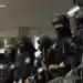 запретившим агентам ICE скрывать лица