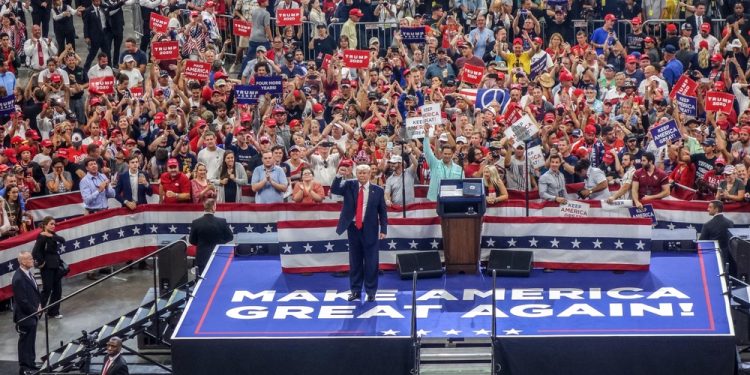 избиратели считают, что Трамп "зашел слишком далеко"